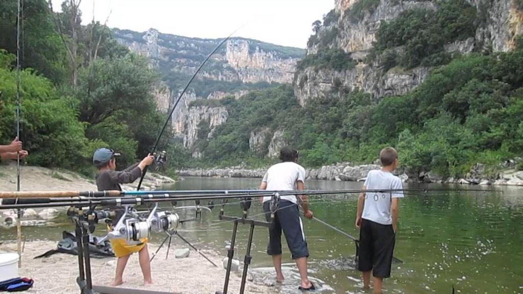 הוילה Saint-Martin-dʼArdèche "Les Tournesols" מראה חיצוני תמונה